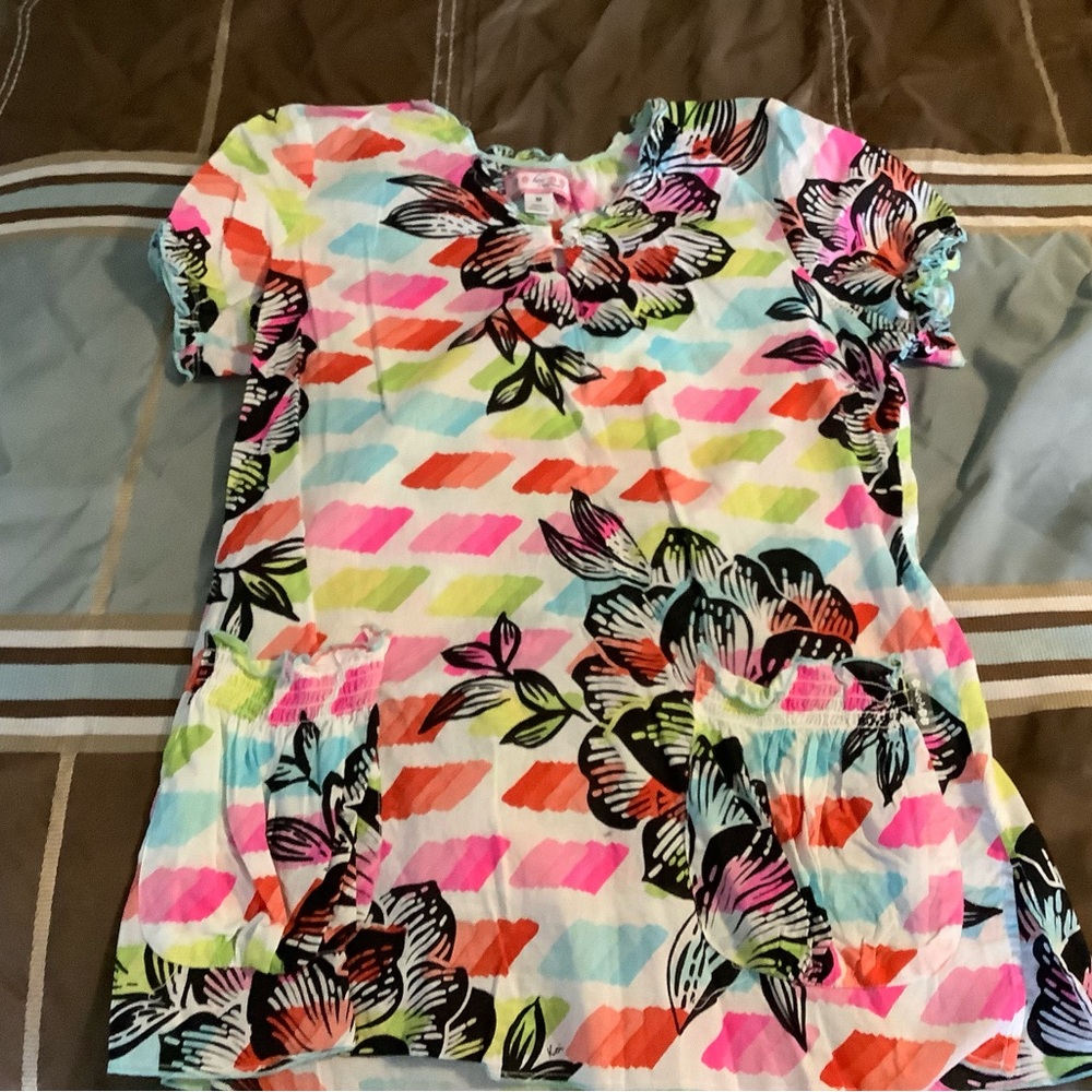 Koi scrub top size M